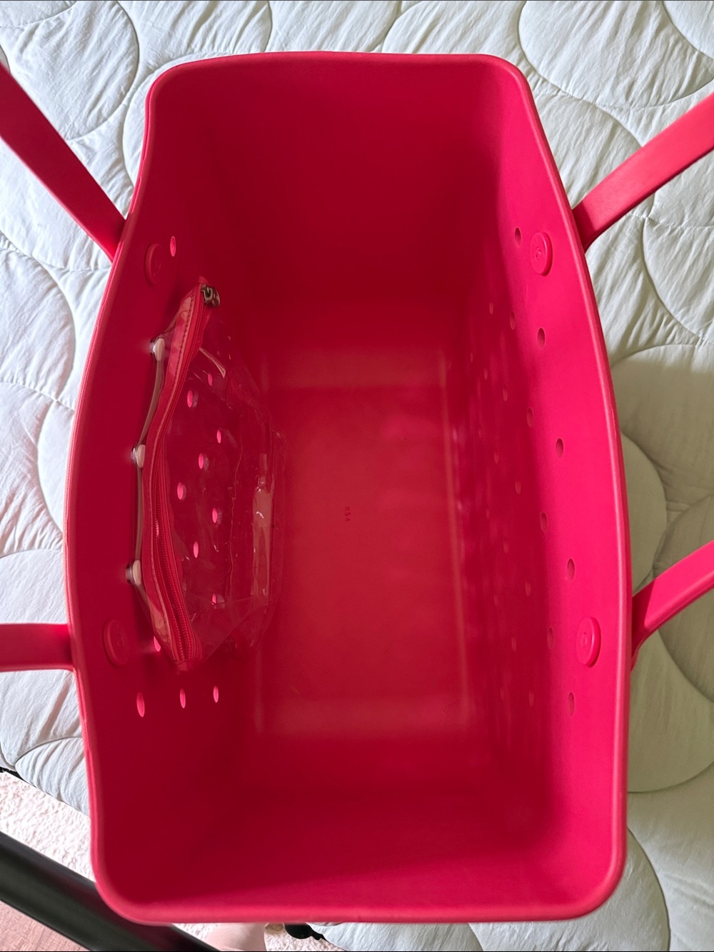 Large Bogg Bag- Raspberry - Picture 2 of 5